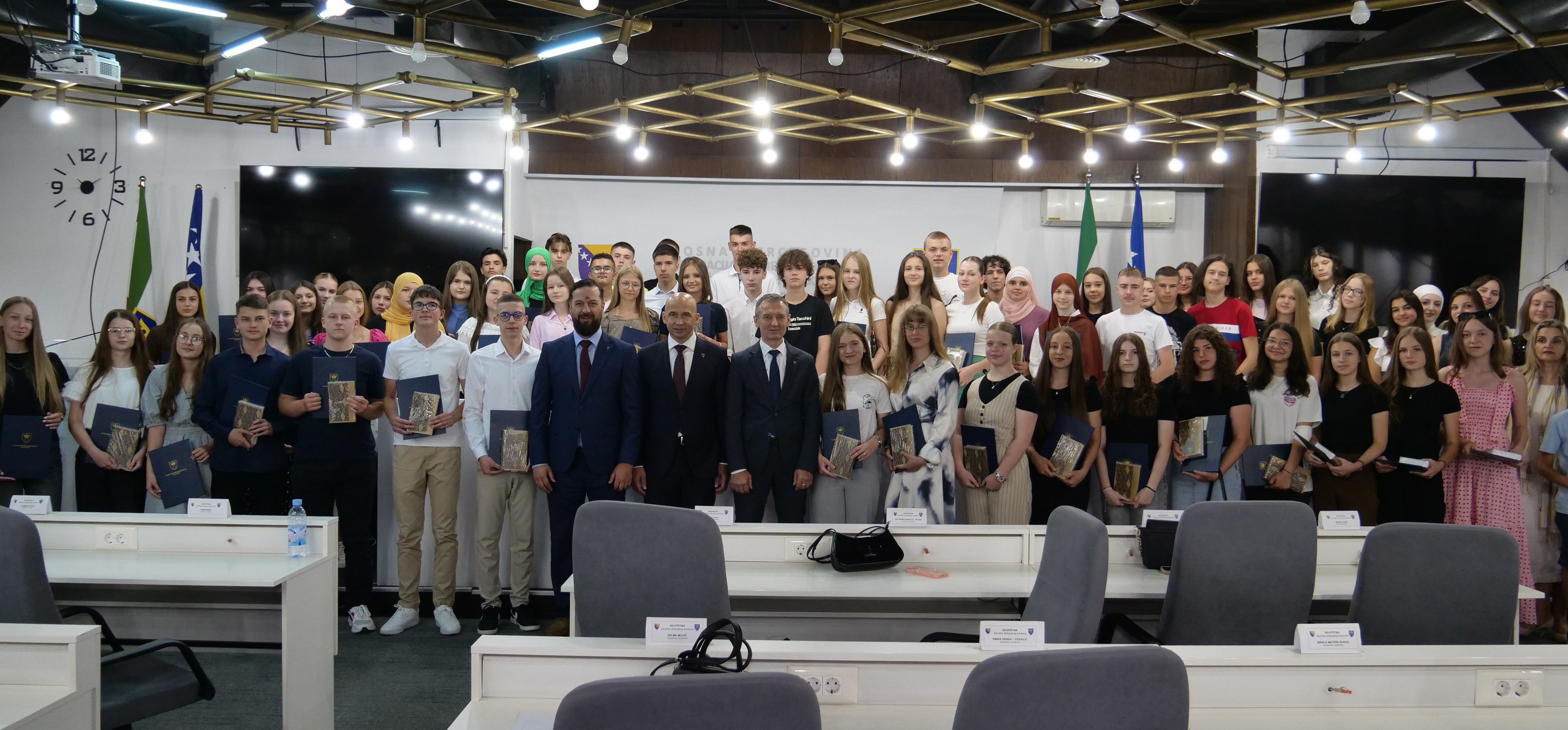 ucenici-osnovne-skole.jpg